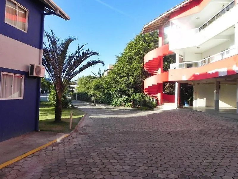 1054 - Apartamento Para Locacao Em Bombinhas - Residencial Solar Das Bromelias Apto 232 0*,