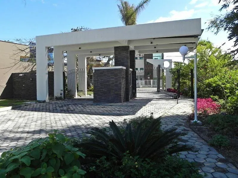 1054 - Apartamento Para Locacao Em Bombinhas - Residencial Solar Das Bromelias Apto 232 Apartment