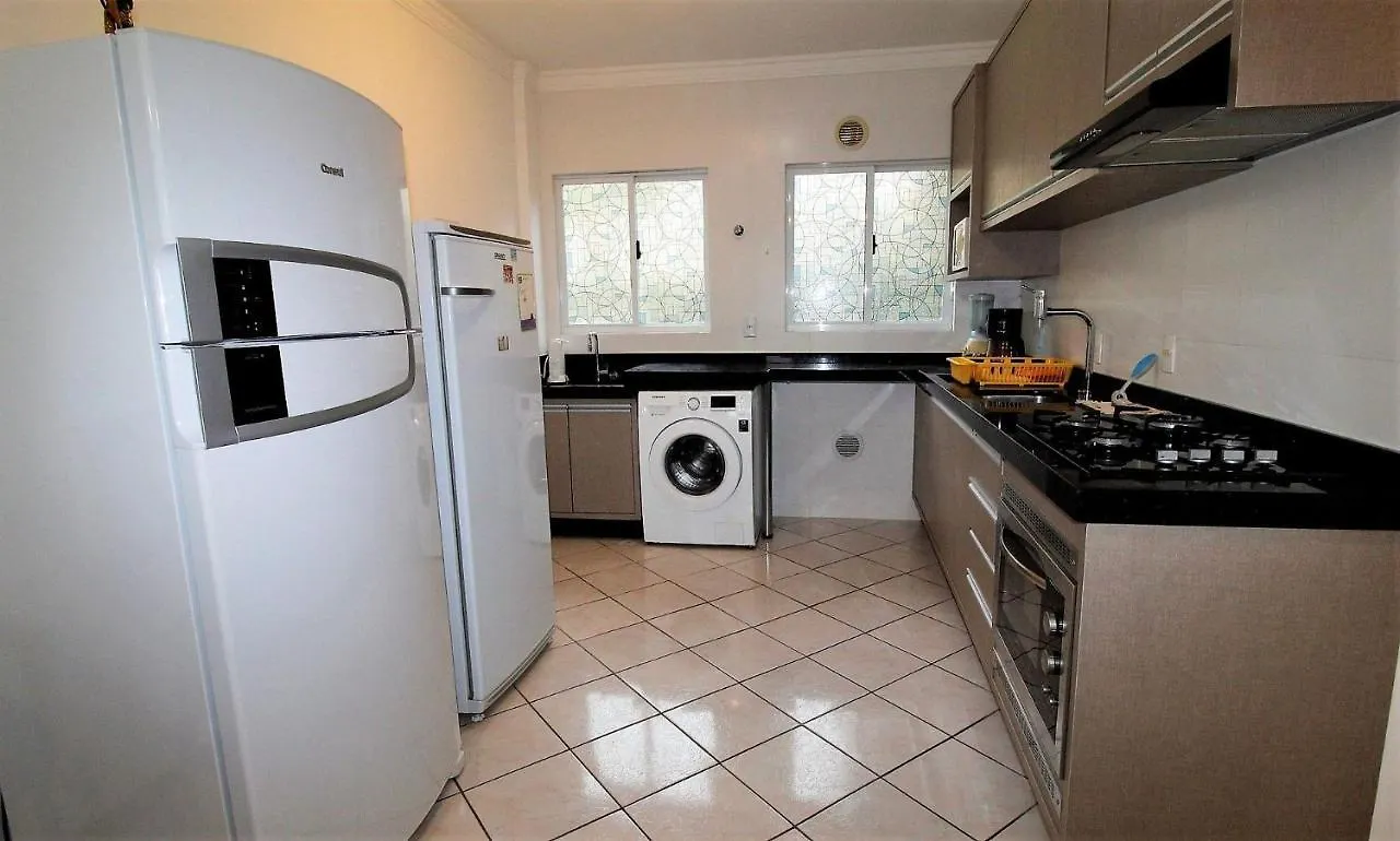 1054 - Apartamento Para Locacao Em Bombinhas - Residencial Solar Das Bromelias Apto 232