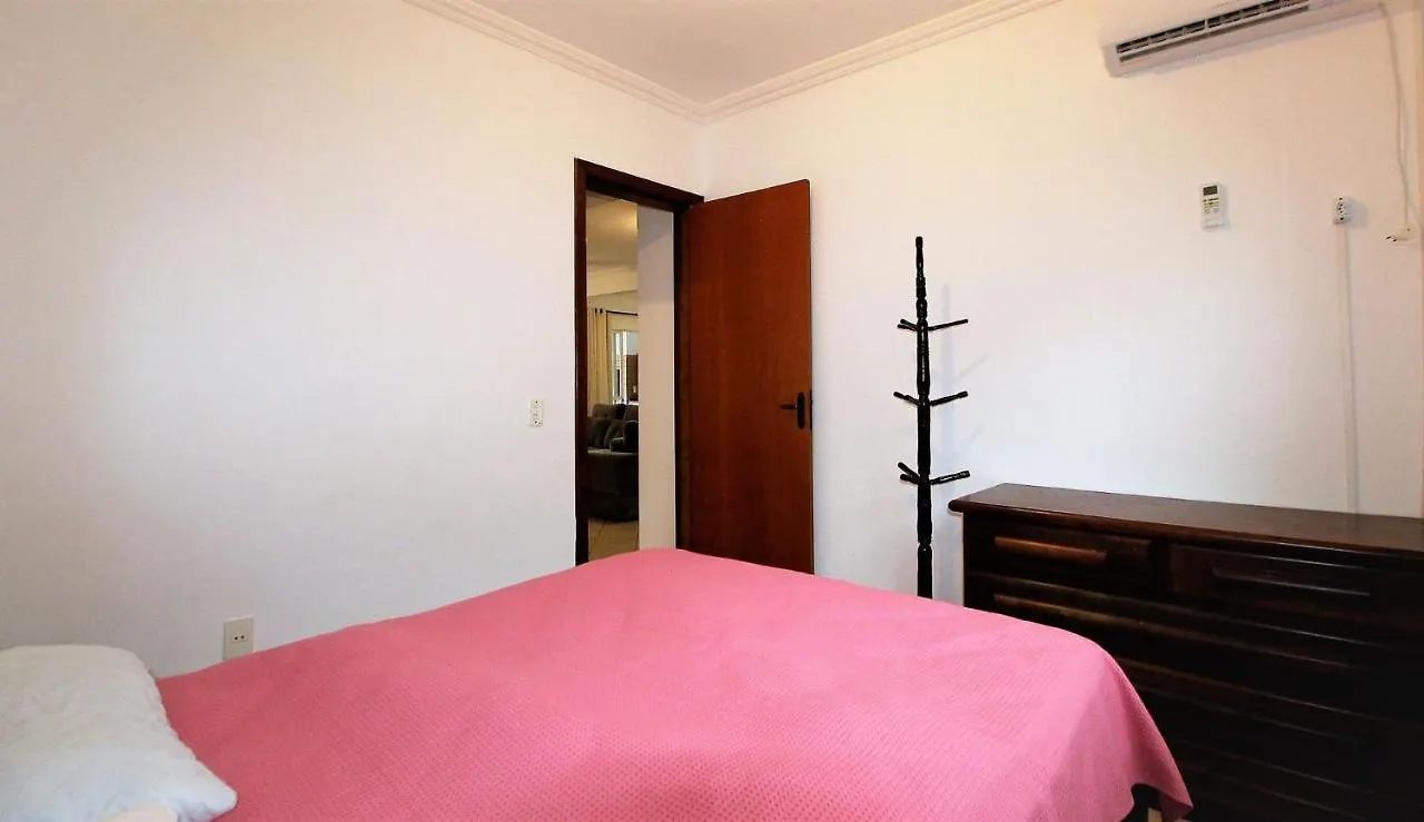 1054 - Apartamento Para Locacao Em Bombinhas - Residencial Solar Das Bromelias Apto 232 Apartment